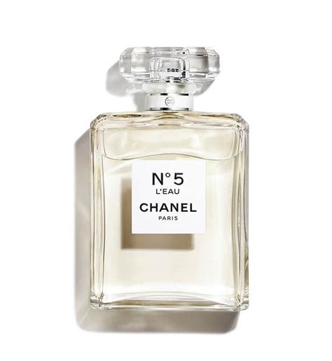 chanel n 5 l eau spot|Chanel number 5 l'eau.